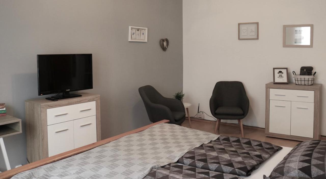Szabadsag Apartman Печ Екстериор снимка